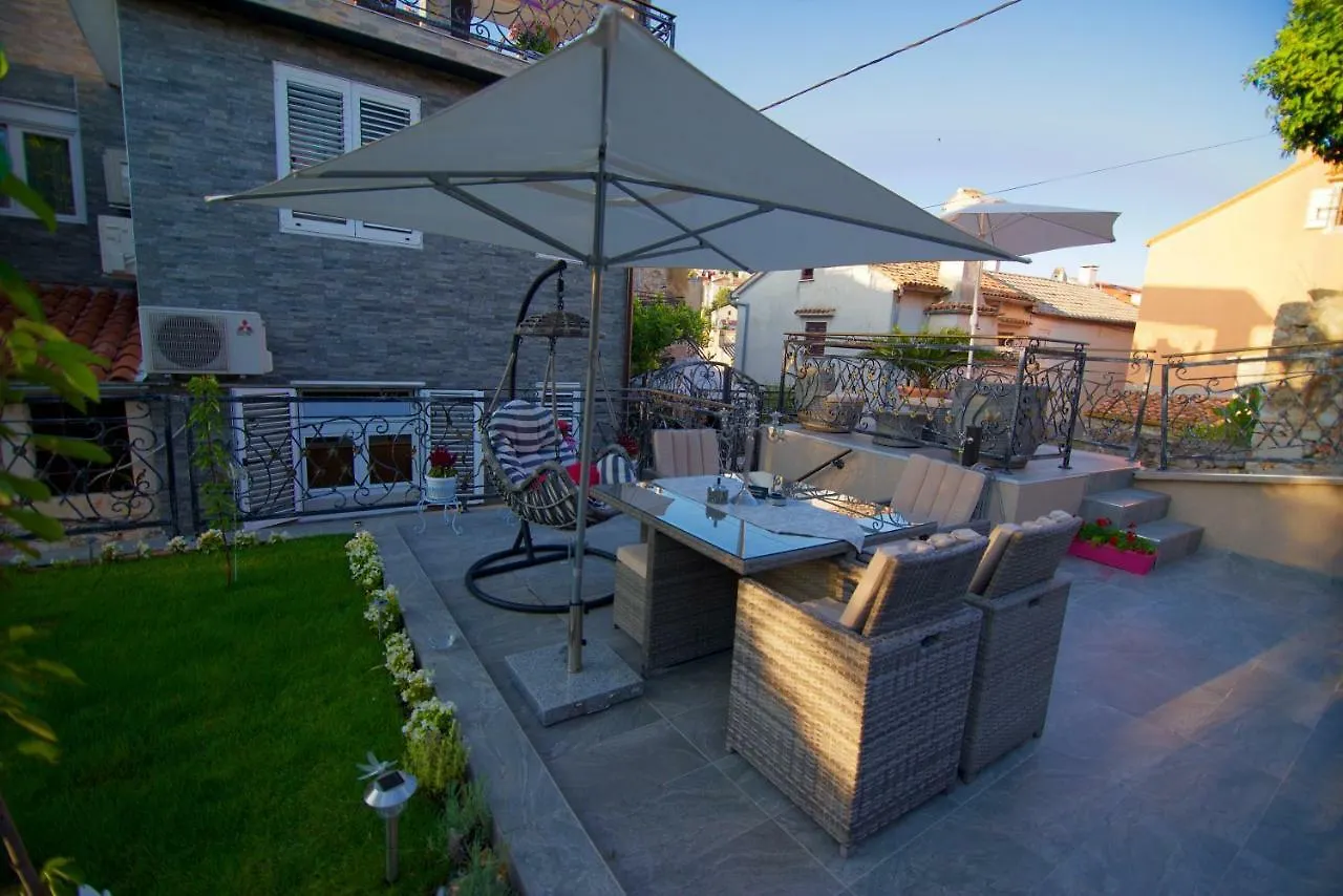 Apartments Villa Morena Мали-Лошинь