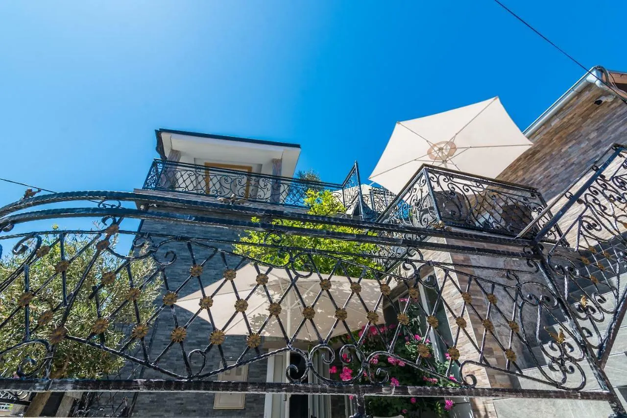 Apartments Villa Morena Мали-Лошинь