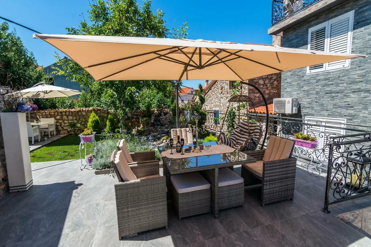 Apartments Villa Morena Мали-Лошинь