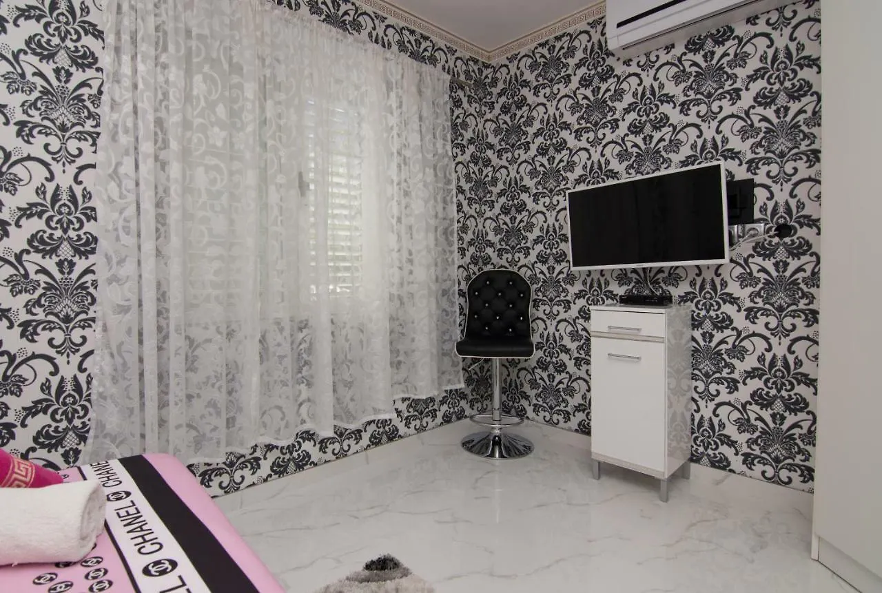 Apartments Villa Morena Мали-Лошинь